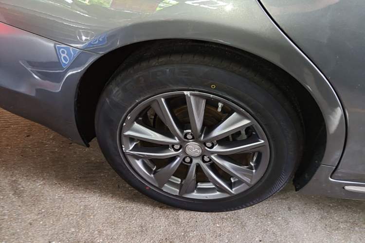 Used Infiniti Q50L 2015 2.0T Luxury Edition Right Rear Wheel Hub
