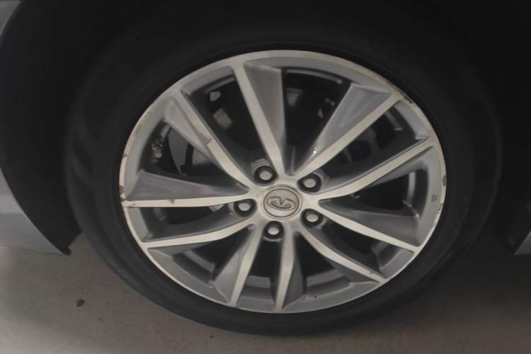 Used Infiniti Q50L 2015 2.0T Enjoyment Edition Right Rear Wheel Hub