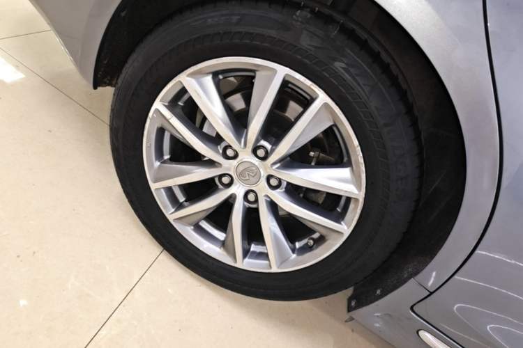 Used Infiniti Q50L 2015 2.0T Comfort Edition Right Rear Wheel Hub