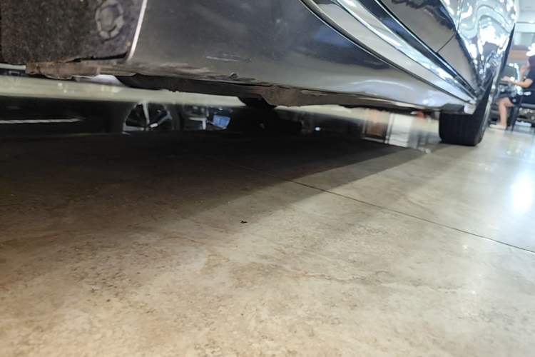 Used Infiniti Q50L 2015 2.0T Enjoyment Edition Right Side Sill