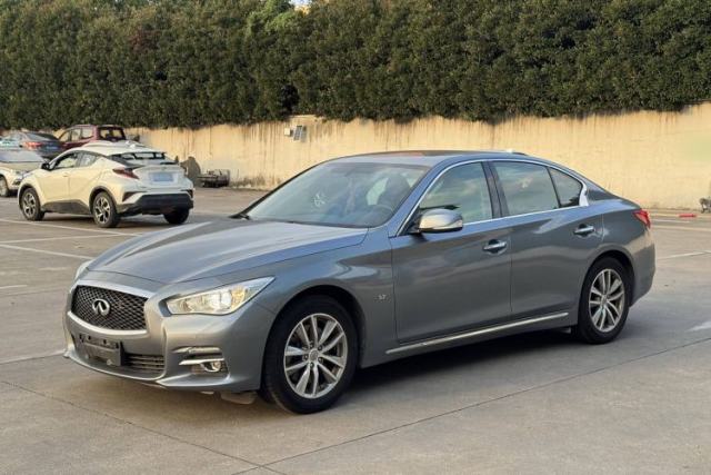 Ojetý Infiniti Q50L 2015 2.0T Comfort Edition