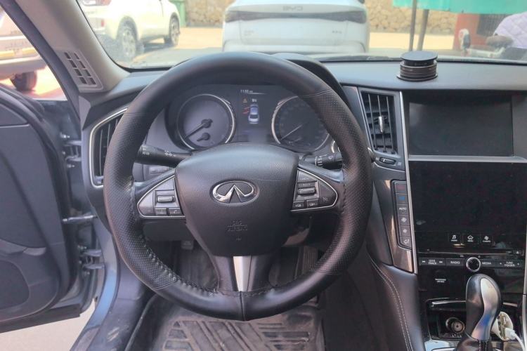 Used Infiniti Q50L 2015 2.0T Comfort Edition Steering Wheel