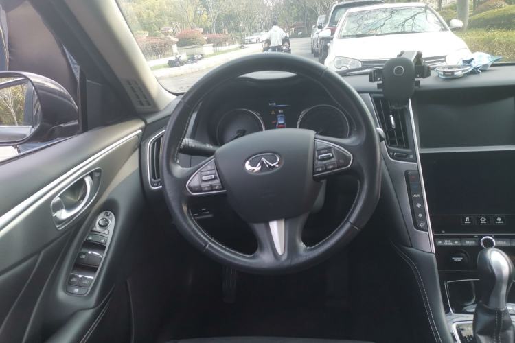 Used Infiniti Q50L 2015 2.0T Enjoyment Edition Steering Wheel