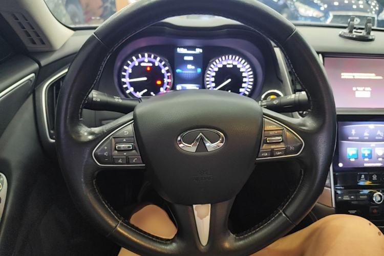 Used Infiniti Q50L 2015 2.0T Enjoyment Edition Steering Wheel