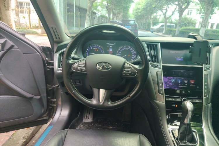 Used Infiniti Q50L 2015 2.0T Enjoyment Edition Steering Wheel