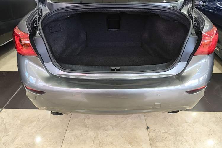 Used Infiniti Q50L 2015 2.0T Enjoyment Edition Trunk