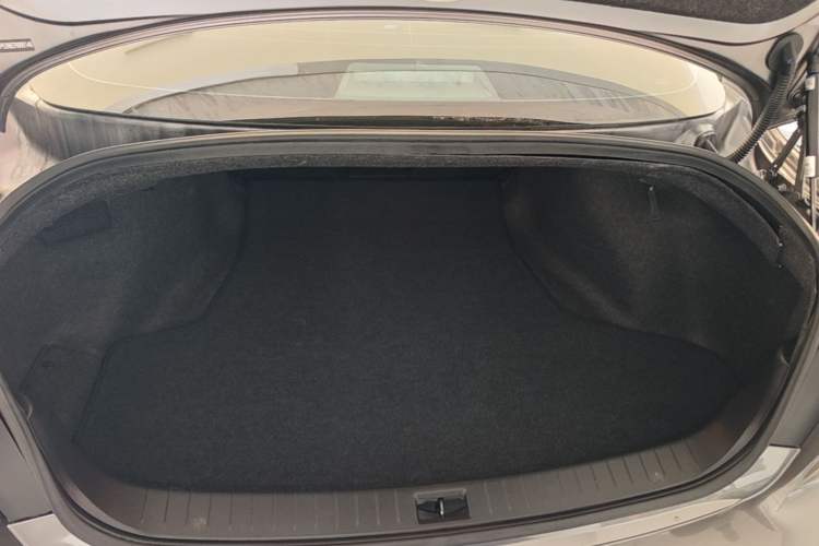 Used Infiniti Q50L 2015 2.0T Luxury Sport Edition Trunk