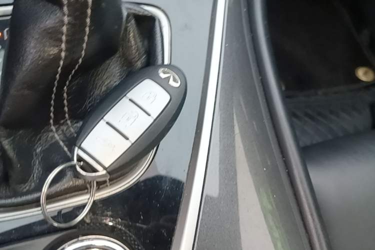 Used Infiniti Q50L 2015 2.0T Comfort Edition Vehicle Key