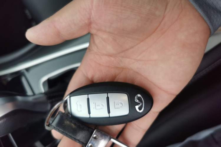 Used Infiniti Q50L 2015 2.0T Comfort Edition Vehicle Key