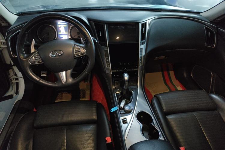 Used Infiniti Q50L 2015 2.0T Sport Edition Center Console
