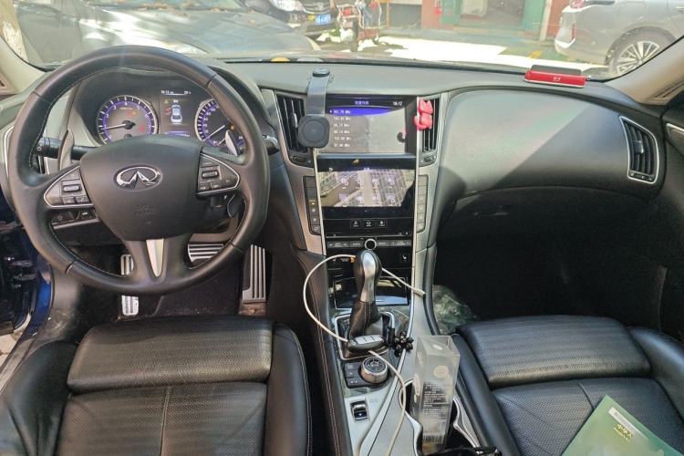Used Infiniti Q50L 2015 2.0T Sport Edition Center Console