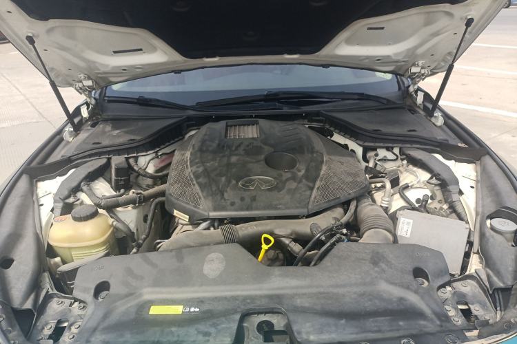 Used Infiniti Q50L 2015 2.0T Sport Edition Engine Bay