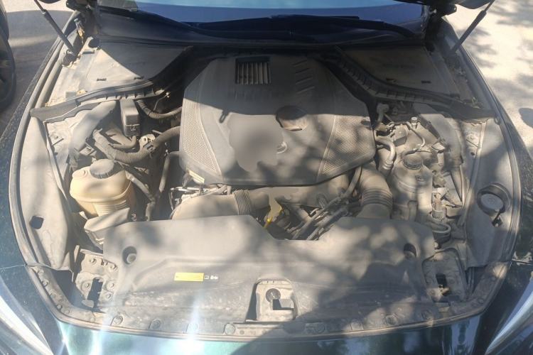 Used Infiniti Q50L 2015 2.0T Enjoyment Edition Engine Bay