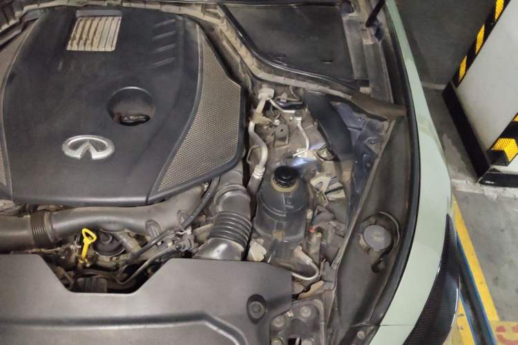 Used Infiniti Q50L 2015 2.0T Enjoyment Edition Engine Bay Left