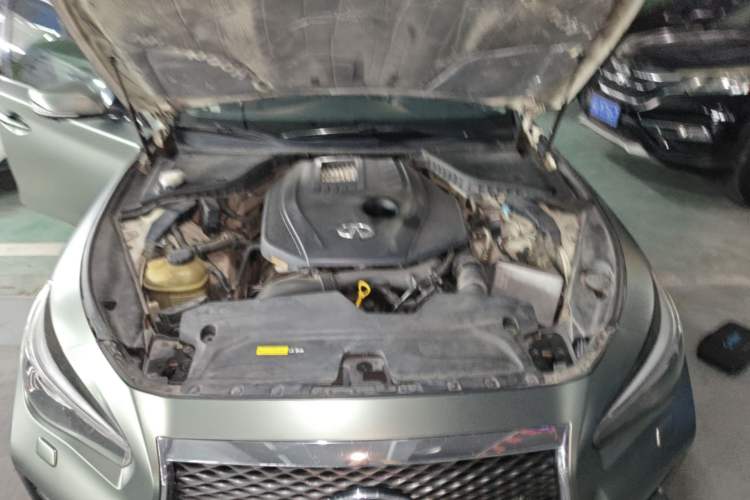 Used Infiniti Q50L 2015 2.0T Sport Edition Engine Bay
