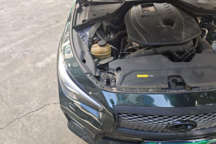 Used Infiniti Q50L 2015 2.0T Sport Edition Engine Bay Right