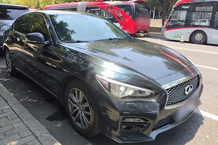 Used Infiniti Q50L 2015 2.0T Luxury Edition Front Right 45 Deg