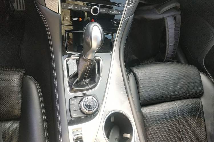 Used Infiniti Q50L 2015 2.0T Sport Edition Gear Lever