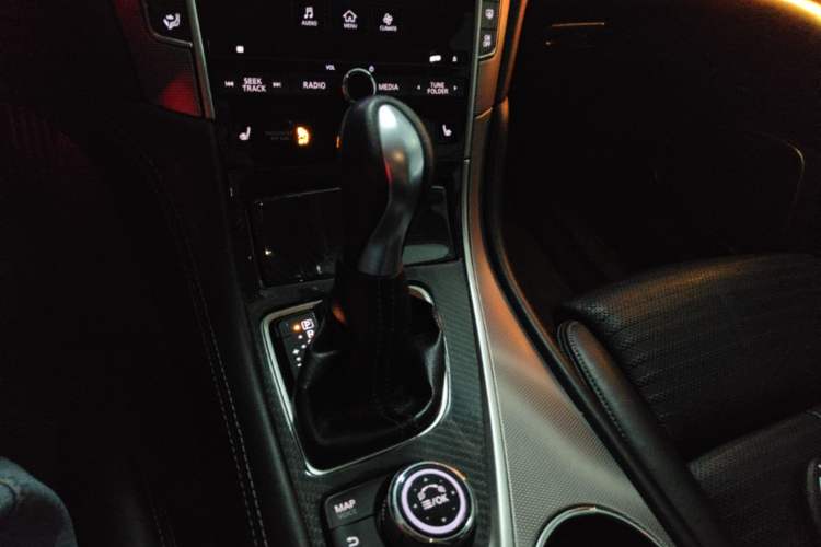 Used Infiniti Q50L 2015 2.0T Sport Edition Gear Lever