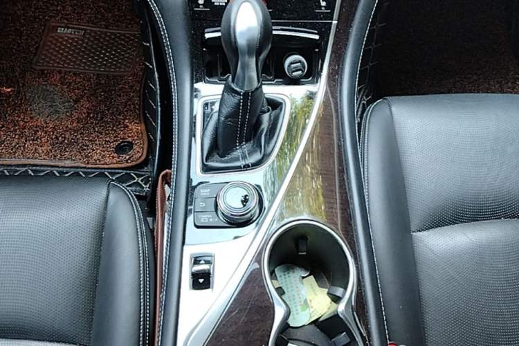 Used Infiniti Q50L 2015 2.0T Luxury Edition Gear Lever