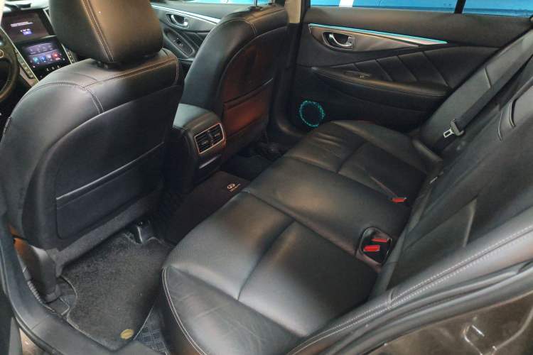 Used Infiniti Q50L 2015 2.0T Enjoyment Edition Interior 4