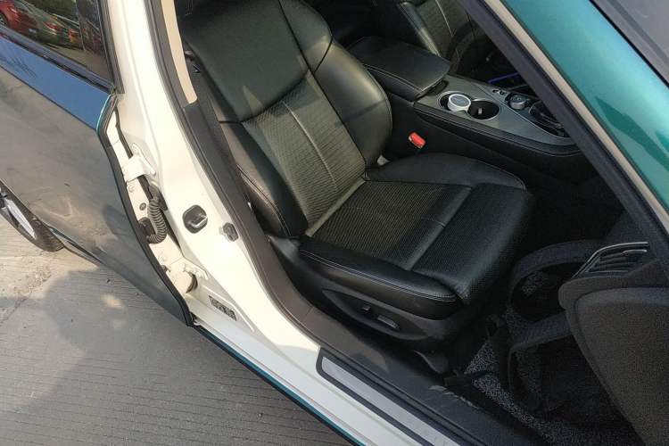 Used Infiniti Q50L 2015 2.0T Sport Edition Right Front Seat