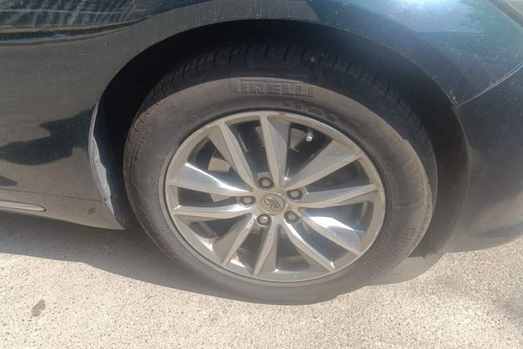 Used Infiniti Q50L 2015 2.0T Enjoyment Edition Right Front Wheel Hub