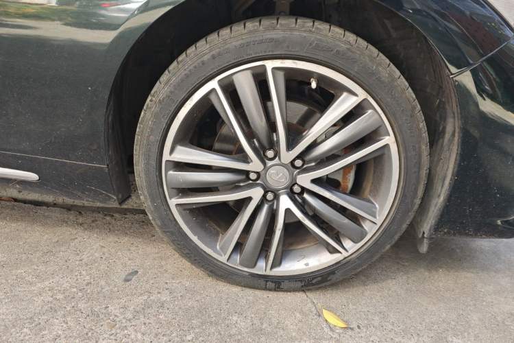 Used Infiniti Q50L 2015 2.0T Sport Edition Right Front Wheel Hub