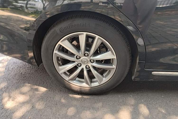 Used Infiniti Q50L 2015 2.0T Luxury Edition Right Rear Wheel Hub