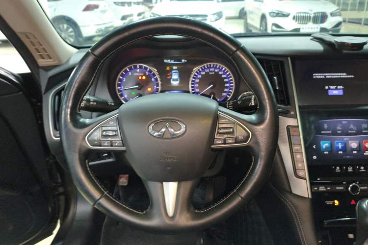 Used Infiniti Q50L 2015 2.0T Enjoyment Edition Steering Wheel