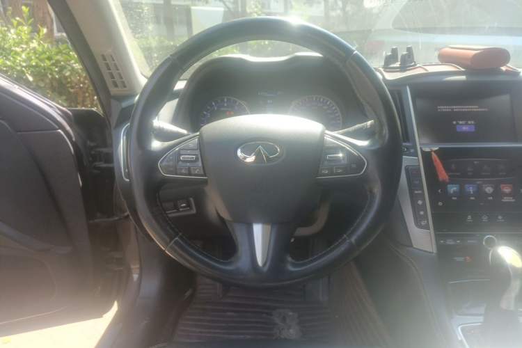 Used Infiniti Q50L 2015 2.0T Enjoyment Edition Steering Wheel