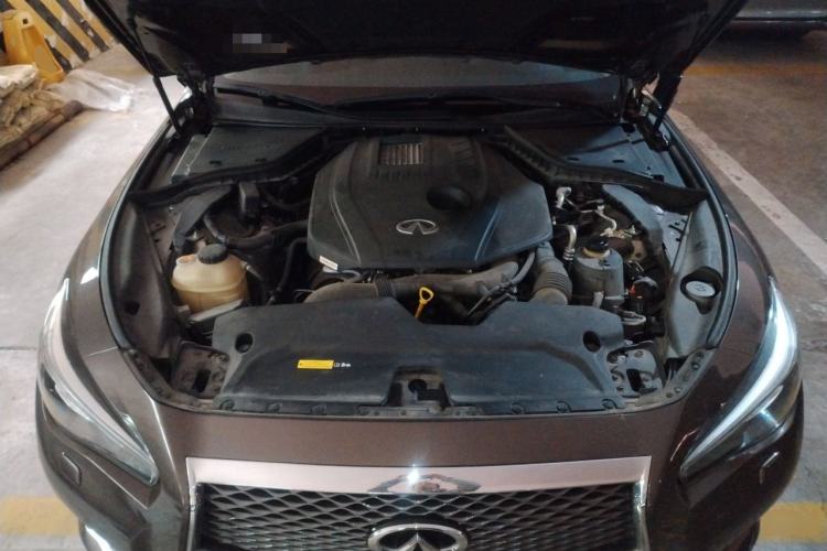 Used Infiniti Q50L 2015 2.0T Enjoyment Edition Engine Bay