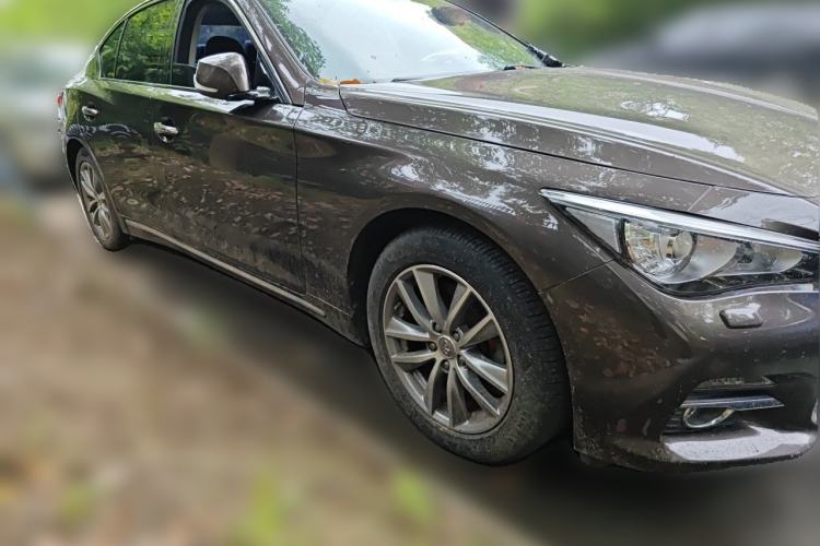 Used Infiniti Q50L 2015 2.0T Enjoyment Edition Front Right 45 Deg