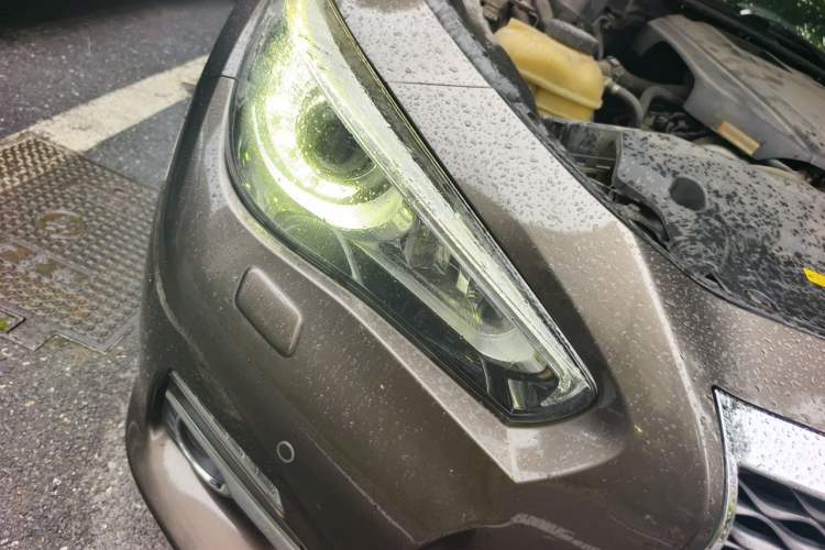 Used Infiniti Q50L 2015 2.0T Enjoyment Edition Right Front Headlight