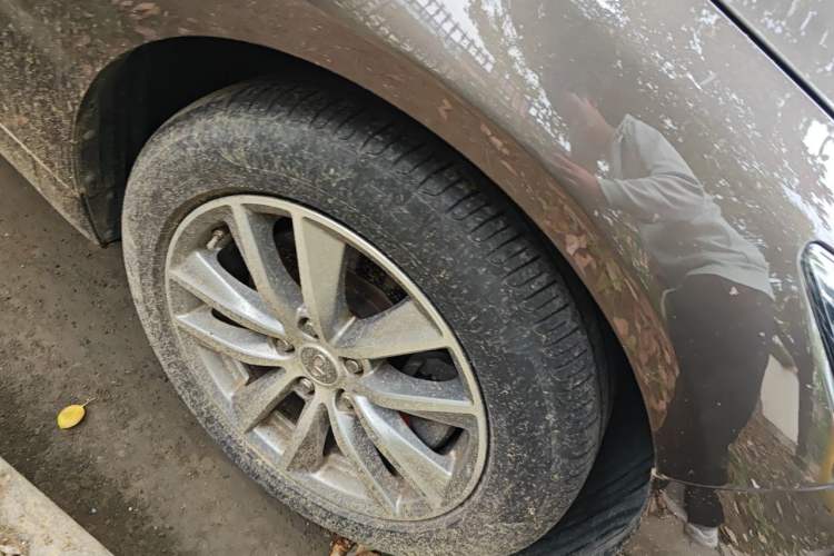 Used Infiniti Q50L 2015 2.0T Enjoyment Edition Right Front Wheel Hub
