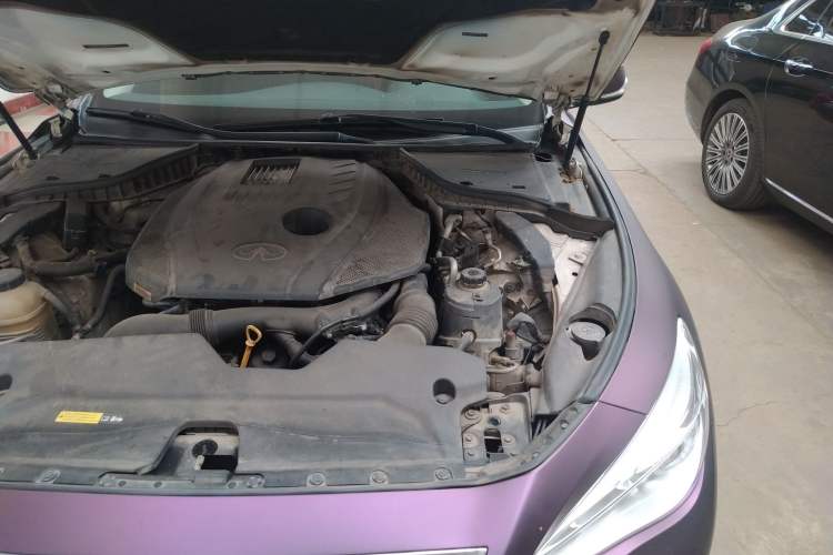 Used Infiniti Q50L 2015 2.0T Comfort Edition Engine Bay Left