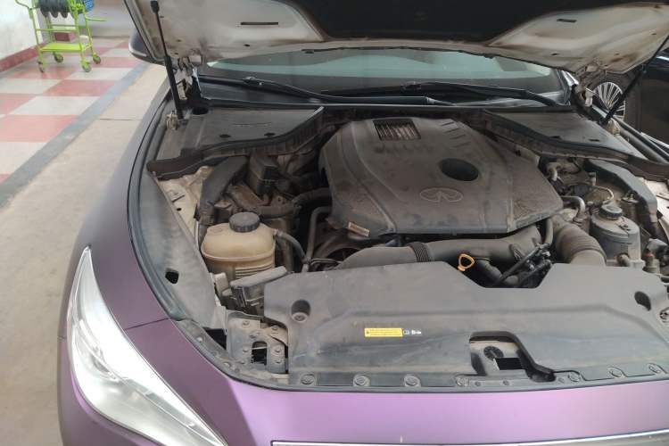 Used Infiniti Q50L 2015 2.0T Comfort Edition Engine Bay Right