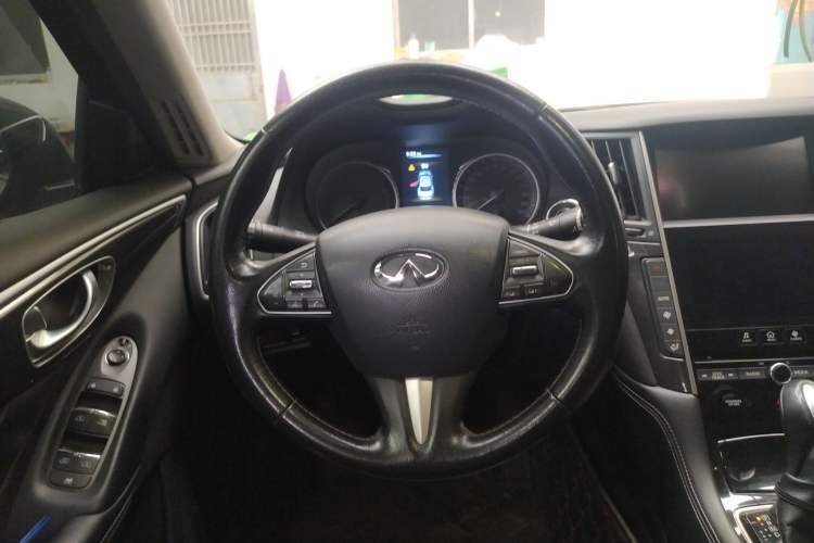 Used Infiniti Q50L 2015 2.0T Comfort Edition Steering Wheel
