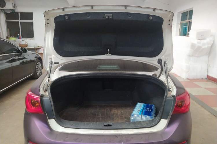 Used Infiniti Q50L 2015 2.0T Comfort Edition Trunk
