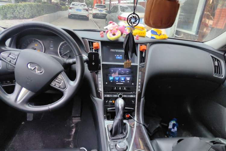 Used Infiniti Q50L 2015 2.0T Luxury Edition Audio And AC Panel