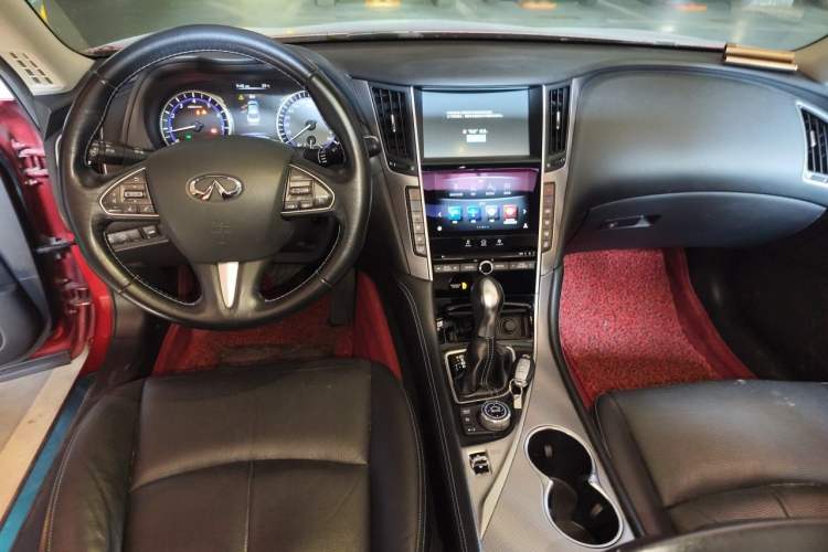 Used Infiniti Q50L 2015 2.0T Enjoyment Edition Center Console