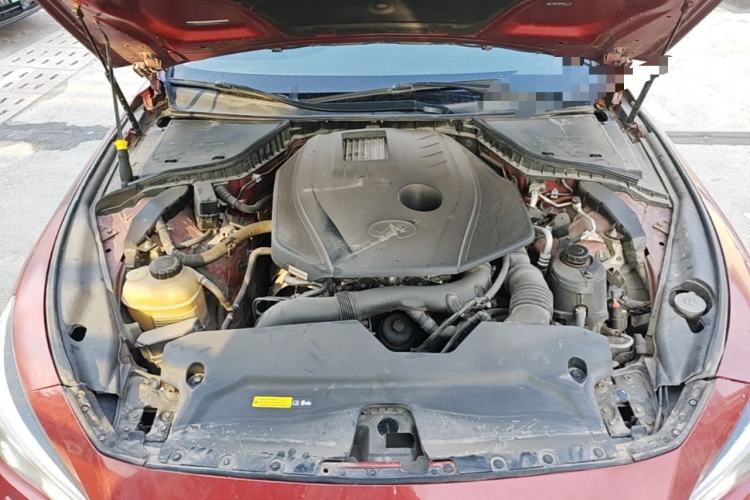 Used Infiniti Q50L 2015 2.0T Enjoyment Edition Engine Bay