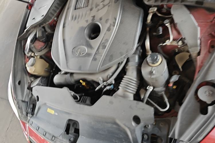 Used Infiniti Q50L 2015 2.0T Luxury Edition Engine Bay