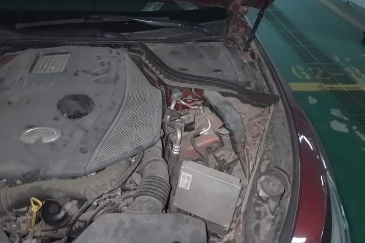 Used Infiniti Q50L 2015 2.0T Sport Edition Engine Bay Left