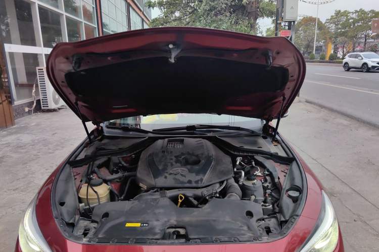 Used Infiniti Q50L 2015 2.0T Luxury Edition Engine Bay