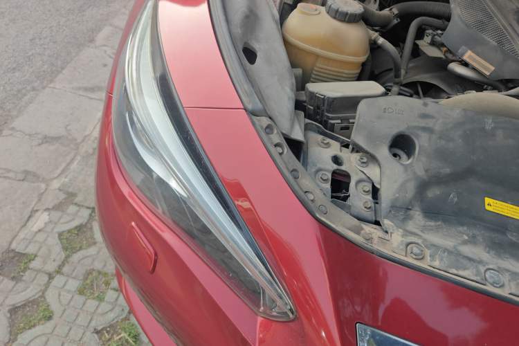 Used Infiniti Q50L 2015 2.0T Enjoyment Edition Engine Bay Right