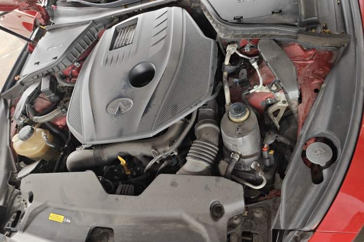Used Infiniti Q50L 2015 2.0T Luxury Edition Engine Bay