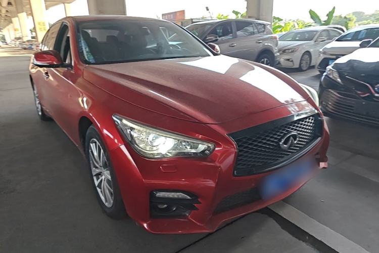 Used Infiniti Q50L 2015 2.0T Luxury Edition Front Right 45 Deg
