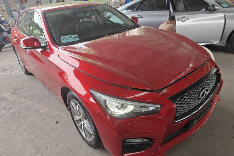 Used Infiniti Q50L 2015 2.0T Luxury Edition Front Right 45 Deg