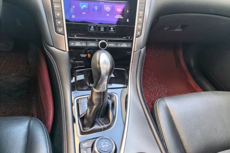Used Infiniti Q50L 2015 2.0T Enjoyment Edition Gear Lever